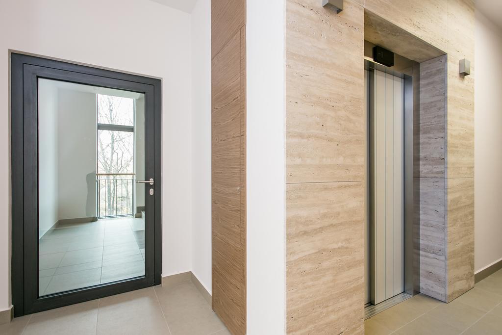 Executive 2-Bedroom Apartment Краков Номер фото